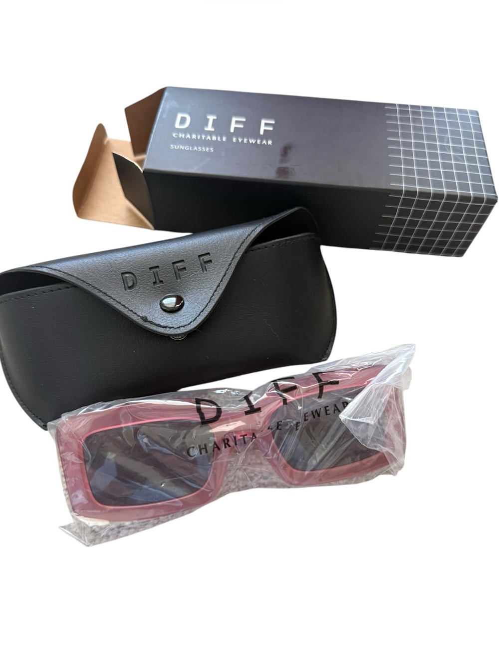 DIFF Eyewear Indy Rectangular Sunglasses Reddish Pink New in Box
